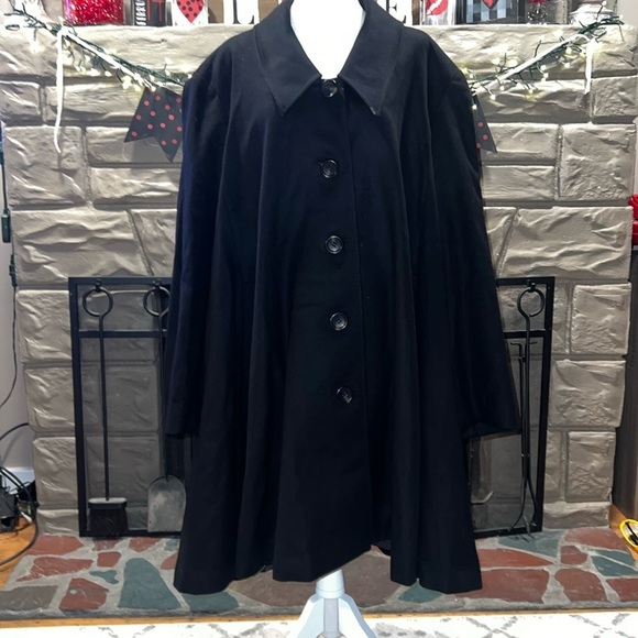 Lattelier Cape Style Wool and Cashmere Coat - Picture 1 of 9